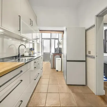 T2 Renovado Com Terraco Em Arroios Appartement