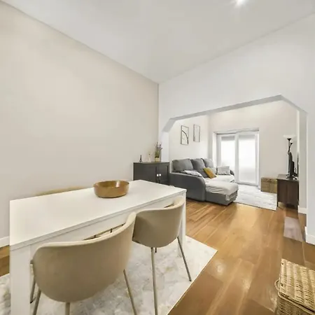 T2 Renovado Com Terraco Em Arroios Διαμέρισμα Lisboa