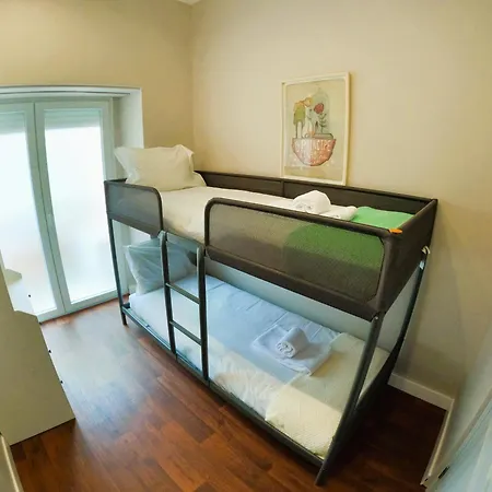 T2 Renovado Com Terraco Em Arroios Διαμέρισμα