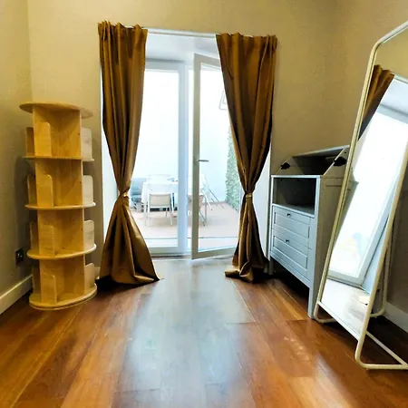 Апартаменти T2 Renovado Com Terraco Em Arroios